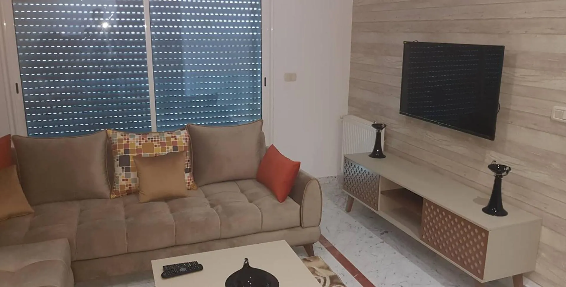 Charming And Cosy Apartment Close To Tunisia Mall Lac2 Tunis